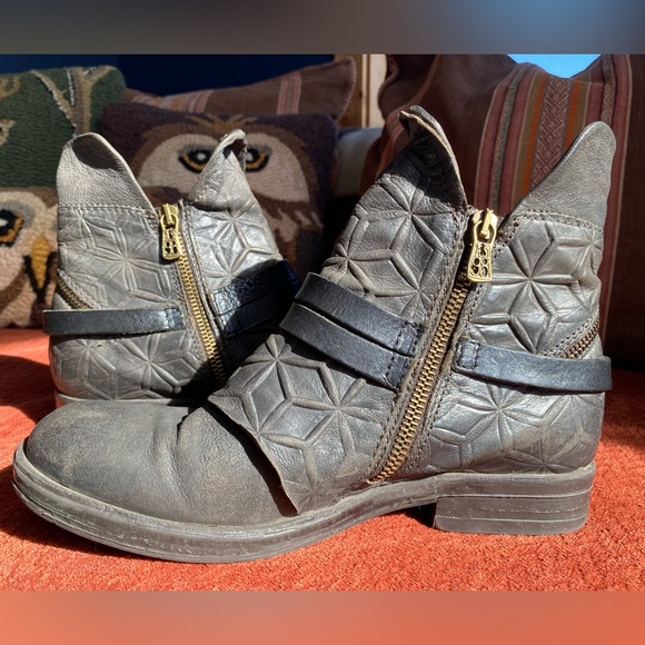 A.S.98 Isha Bootie - Picture 7 of 15